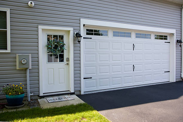 24/7 Emergency Garage Door Roller Replacement experts in Falmouth Foreside, ME